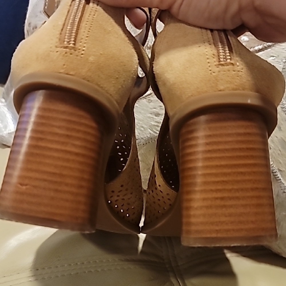 Tan Ankle Boos with Chunky Heel and Perforated Design - Picture 3 of 9